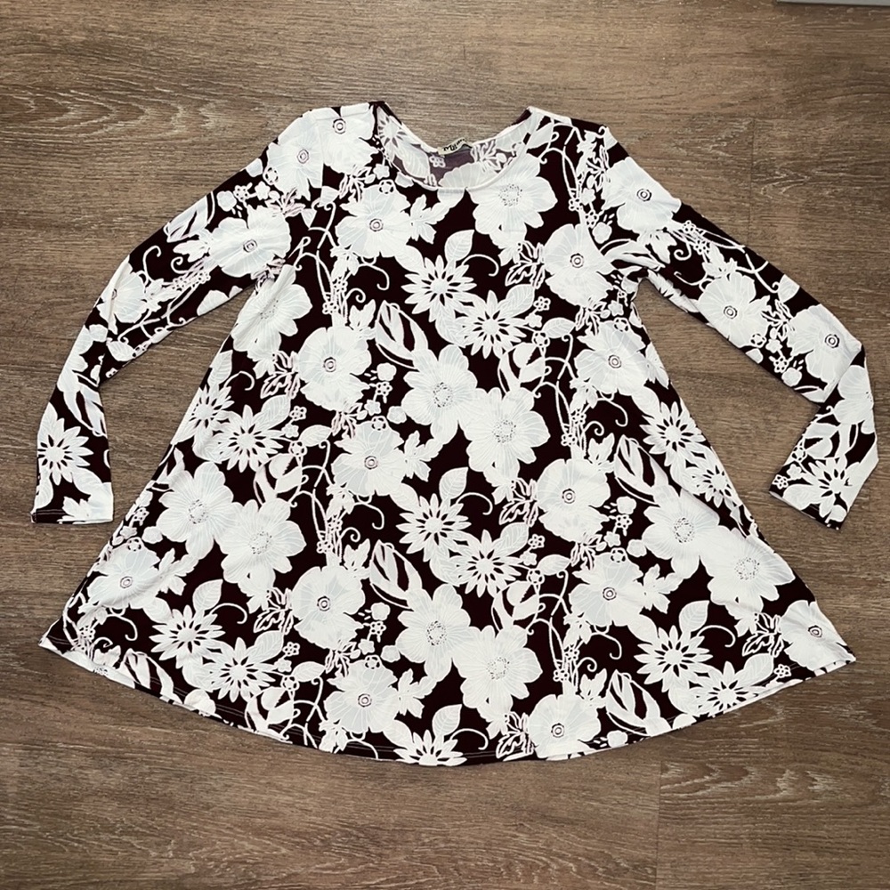 Show Me Your Mumu Tyler Tunic Dress ~ in Burgundy Bloom Spandy - Picture 5 of 10